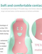 Little Mom Suport anatomic pentru cadita copii Cocoon Blue design bionic cu inclinare de 23 de grade fixare cu ventuze compatibilitate universala dimensiune 56 x 29 x 22 cm