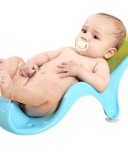 Little Mom Suport anatomic pentru cadita copii Cocoon Blue design bionic cu inclinare de 23 de grade fixare cu ventuze compatibilitate universala dimensiune 56 x 29 x 22 cm