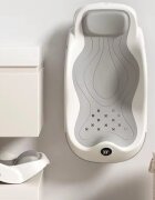 Little Mom Suport de baie pentru bebelusi design ergonomic pliabil cu indicator de temperatura prevazut cu tetiera si suprafata texturata cu gauri de scurgere a apei dimensiune 58 x 11 x 30 cm