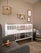 Magic kids Patut 2 in 1 Pure alb din lemn cu somiera reglabila trepte detasabile si bariera transformare 120 x 60 cm