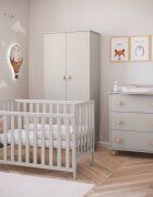 Magic kids Patut din lemn Bambi casmir cu laterala culisanta roti cu blocare si protectie silicon pentru dentitie 120 x 60 cm