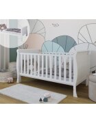 Magic kids Patut evolutiv Scarlet 2 in 1 pat bebe si pat prescolar cu somiera reglabila si protectii pentru dentitie 140 x 70 cm
