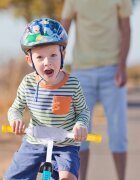 MalPlay Bicicleta copii fara pedale cu roti de 12 inch din spuma EVA cu scaun si ghidon reglabile in inaltime Push Sport GalbenAlbastru inaltime sezut 29-34 cm de la 3 ani inaltime recomandata 80-108 cm