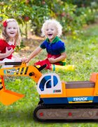 MalPlay Excavator copii fara pedale King Kong Yellow cupa mobila si Casca lungime 63 cm recomandat copiilor de la 3 ani si cu o greutate maxima de 15 kg