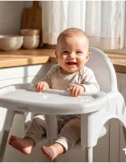 MalPlay Scaun de masa pentru bebelusi Keri White2 in 1 prevazut cu tavita dubla detasabila centuri de siguranta suport reglabil pentru picioare