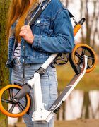 MalPlay Trotineta pliabila pentru copii Orange cadru din aluminiu curea de transport si suport pentru bidon incluse