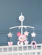 Matadi Carusel muzical mobil pentru patut din lemn Pink Owl