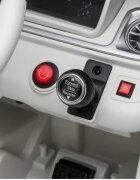 MERCEDES-BENZ Masinuta electrica pentru copii Mercedes Benz EQG White 110w cu echipare premiumacumulator 12V9Ahroti evascaun piele perforatatelecomanda 2.4Gdeschidere usilumini ledbaterie detasabilaoglinzi retrovizoare cu lumini