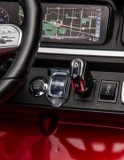 MERCEDES-BENZ Masinuta electrica pentru copii Mercedes Benz G63 XXL tractiune 4x4 cu telecomanda 2.4G 4 motoare de 200W fiecare baterie de 2x24V7Ah faruri luminoase cu USB Bluetooth si afisaj LCD MP4 dimensiune 158 x 93 x 81 cm