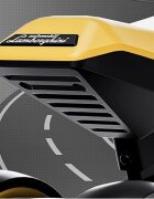 Mesuca Tricicleta Ride-On Lamborghini fara pedale roti din cauciuc Eva cadru din aluminiu sa reglabila pe inaltime 27-29 cm ghidon reglabil inaltime 40-43 cm recomandata copiilor cu inaltime de la 78 la 110 cm