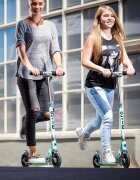 MICRO Trotineta Speed Mint rapida compacta usoara cadru din aluminiu ghidon pliabil si ajustabil greutate suportata 100 kg