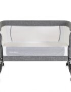 MONI Patut co-sleeper pentru bebelusi Mika Gri cu inaltime reglabila pe 7 niveleroti cu franalaterala detasabila2 buzunare depozitarelaterale din plasa ventilatiecurele pentru fixare la patul parintilorsaltea inclusa