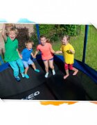 Neo Sport Trambulina de gradina pentru copii 140 cm 4.5ft Neo-Sport Albastru Plasa exterioara Stalpi metalici cu protectie din burete Intrare cu fermoar si catarama Covoras impermeabil flexibil