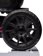 Nichiduta Kart pentru copii Speed Pink structura metalica cu pedale si roti silentioase din spuma EVA scaun reglabil frana de mana pe rotile din spate greutate maxima admisa 30 kg dimensiune 100 x 58 x 58.5 cm