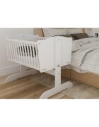 Nichiduta Patut balansoar din lemn Sweet Dream White pentru bebelusi 90x40 cm cu roti incluseMutare usoaraMargini rotunjiteVopsele si materiale sigureSolid si sigur de utilizat