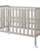 Nichiduta Patut din lemn si MDF pentru copii Bambi Cashmere cu laterala culisantaroti cu blocare vopsele ecologice pe baza de apa margini rotunjite dimensiuni interioare 120x60 cm
