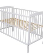 Nichiduta Set Patut din lemn pentru copii pana la 4 ani somiera reglabila pe 3 nivele de inaltime si sistem 3 bare detasabile 120x60 cm Andrei Alb + Saltea cu husa detasabila din microfibra 12 cm grosime Cocos Comfort +