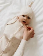 Nor Pufos Saculet din bumbac Swaddle pentru infasat + caciulita Second Step Bamboo Sleepee