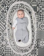 Nor Pufos Saculet Swaddle pentru infasat + caciulita Second Step Animale de epoca almond sleepee