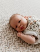 Nor Pufos Saculet swaddle pentru infasat + caciulita Second Step Forest Ivory Sleepee