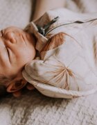 Nor Pufos Saculet Swaddle pentru infasat nou nascut + caciulita First Step Boho Sleepee
