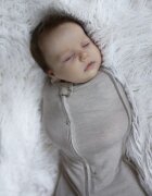Nor Pufos Saculet swaddle pentru infasat nou nascut + caciulita First Step gri deschis Sleepee