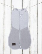 Nor Pufos Saculet swaddle pentru infasat nou nascut + caciulita First Step gri inchisgri deschis Sleepee