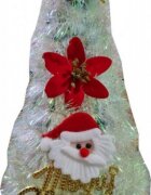 Novokids Brad artificial de Craciun Mini Christmas Tree Alb pentru casa si birou Cu decoratiuni si suport incluse Inaltime 35 cm