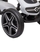 Novokids Kart cu pedale pentru copii Mercedes Benz Kart Pro Alb cu claxon si melodii structura metalica frana de mana functie freewheel scaun ajustabil mers cu spatele
