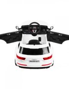 Novokids Masinuta electrica pentru copii Audi Q7 Alb Roti din Cauciuc EVA Greutate admisa 30 kg Usi cu deschidere 2 Viteze Lungime 121 cm 2 motoare control parental