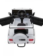 Novokids Masinuta electrica pentru copii Mercedes G63 AMG Alb roti din cauciuc Eva melodii si USB usi cu deschidere 12V 2 viteze lungime 120 cm 2 motoare de 25 W