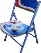Novokids Masuta pliabila pentru copii din MDF Round folding table Cu doua scaune pliabile Diametru 60 cm 2 niveluri de inaltime Suprafata lucioasa Model minge de fotbal Albastru