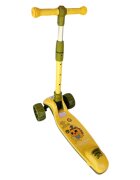 Novokids Trotineta pentru copii Mini Scooter 8150 Galben cu roti luminoase din silicon melodii si lumini 3 roti pliabila maner reglabil pe inaltime greutate suportata 50 kg