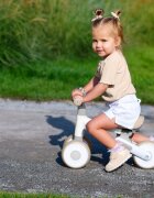 Nukido Bicicleta de echilibru Ride On Bej de la 12 luniscaun moale inaltime sezut reglabila roti din spuma EVA cadru rezistent manere ergonomice cu opritoare Unghi de virare sigur al rotii cu protectie anti-rotatie