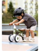 Nukido Bicicleta de echilibru Ride On Verde Inchisde la 12 luniscaun moaleinaltime sezut reglabilaroti din spuma EVAcadru rezistentmanere ergonomice cu opritoareUnghi de virare sigur al rotii cu protectie anti-rotatie