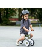 Nukido Bicicleta de echilibru Ride On Verde Inchisde la 12 luniscaun moaleinaltime sezut reglabilaroti din spuma EVAcadru rezistentmanere ergonomice cu opritoareUnghi de virare sigur al rotii cu protectie anti-rotatie