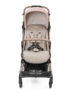 PEG-PEREGO Carucior copii Peg Perego Volo ultracompact 0 - 22 kg cu spatar si suport pentru picioare reglabile frana centralizata bara frontala detasabila si geanta transport inclusa 5.4 kg Mon Amour Bej Roz