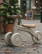 Petite&Mars Bicicletatricicleta pentru copii PetiteMars Bingo Bej 3 in 1 multifunctionala cu pedale detasabile ghidon directionabil sa reglabila pe inaltime 2.3 kg greutate admisa 25 kg 12-36 luni