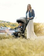 Petite&Mars Carucior pentru copii PetiteMars Flip gri cu pliere compacta spatar reglabil suport picioare reglabil si copertina extensibila cu protectie UPF 50+ greutate admisa 22 kg