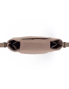 Petite&Mars Geanta impermeabila pentru mamici Petite Mars Emma bej cu inchidere magnetica 30 x 18.5 x 10 cm