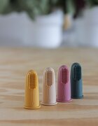 Petite&Mars Set 2 periute de dinti PetiteMars pentru deget cu peri moi silicon rozbej