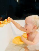 Playgro Set de joaca de baie Ratusca cu trei bococi fara gauri