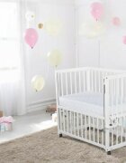 Qmini Patut co-sleeper Dalia Alb multifunctional 90x50 cm din lemn de pin reglabil pe orice treapta de inaltime la patul parintilor sistem de ancorare si roti cu frana incluse + Saltea 8 cm