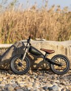QPlay Bicicleta fara pedale Feduro Negru-Auriu Balance bike roti 12 inch gonflabile sa ajustabila din piele ecologica varsta 3-6 ani