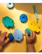 Quut Toys Pestisori colorati de insirat din spuma Beedi Fish