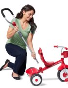 RADIO FLYER Tricicleta pentru copii rosu multifunctionala 4 in 1 cu scaun cu pozitie ajustabila suport pentru picioare roti silentioase maner reglabil pe inaltime si detasabil sistem roata libera pana la 25 kg