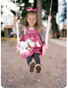 Ricokids Leagan de gradina convertibil 3in1 pentru copii Ursulet RozAlb utilizare interiorexterior cu bara de protectie si spatar detasabilefranghii cu dimensiune reglabilasezut ergonomicsarcina maxima 30 kg