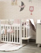 RKids Patut din lemn masiv de fag Monaco pentru copii 0-4 ani 120 x 60 cm inaltimea saltelei reglabila in 4 nivele si laterala detasabila alb-gri