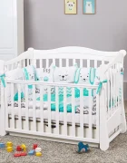 RKids Patut din lemn masiv de fag Vienna pentru copii 120 x 60 cm 0-4 ani inaltimea saltelei reglabila laterala detasabila si cu sina pentru dentitie Alb