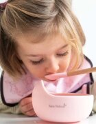 Saro Baby Bol anti-alunecare din silicon alimentar si lingurita Sand